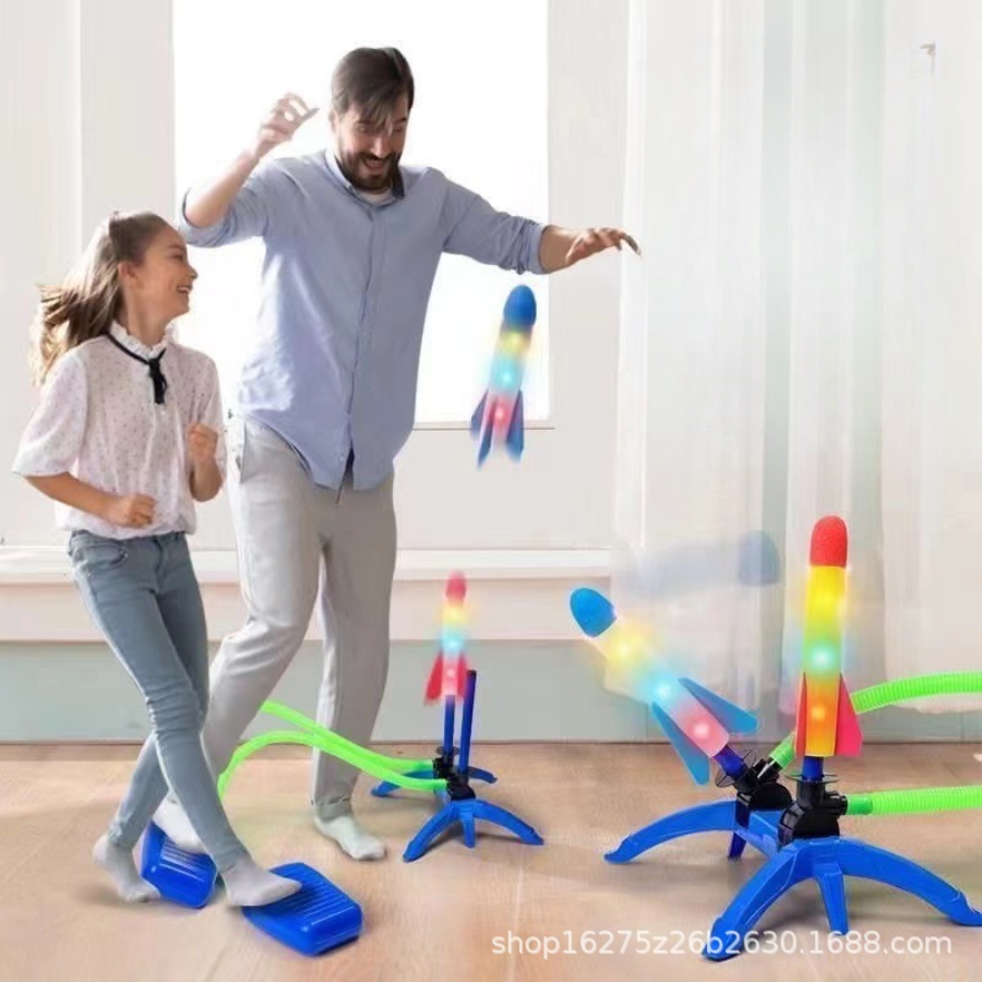 Ống Phóng Tên Lửa – Bệ Phóng Chân Phát Sáng Ngoài Trời